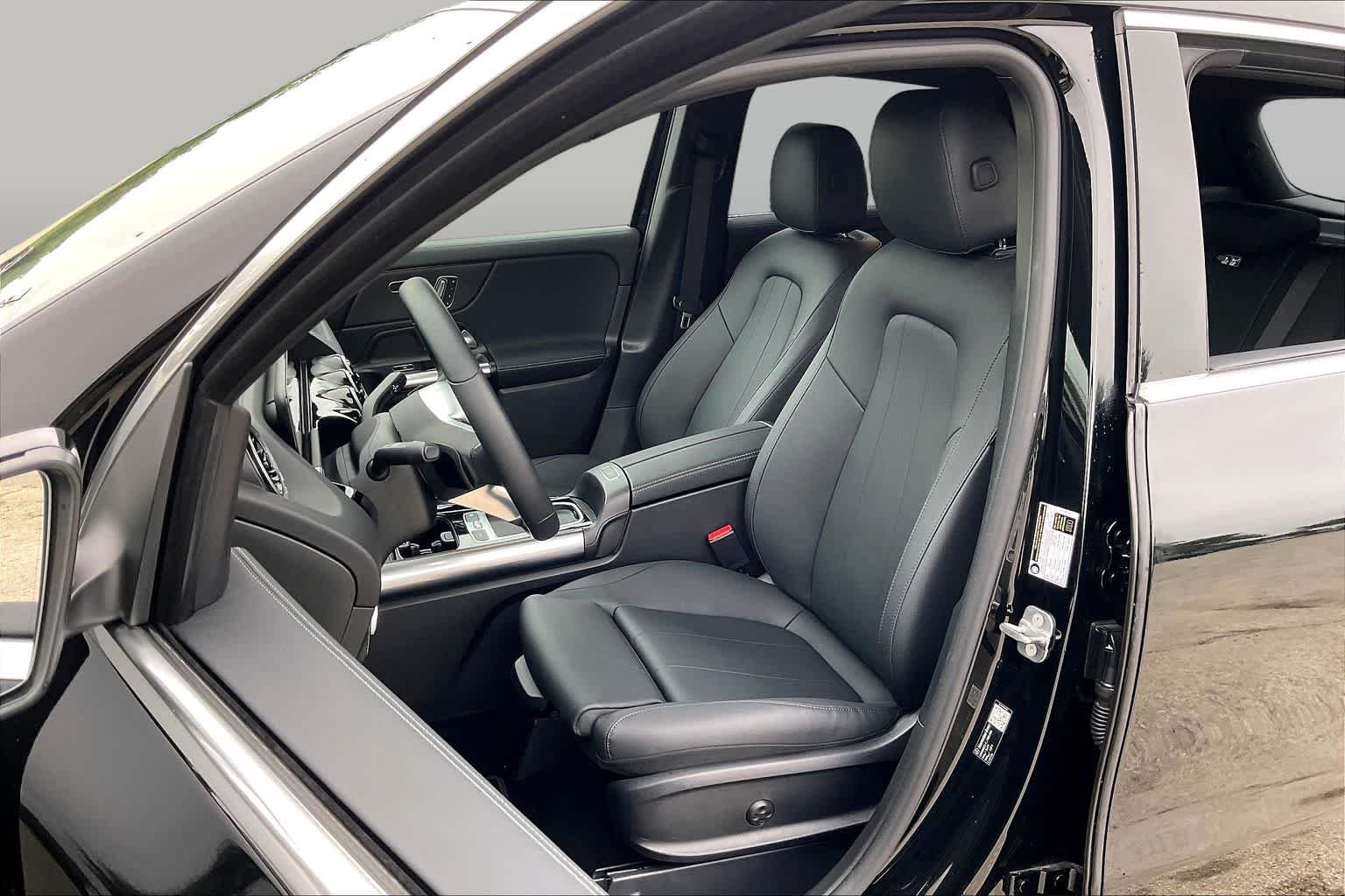Used 2026 Cosmos Black Metallic Mercedes-Benz GLA 250 image 9