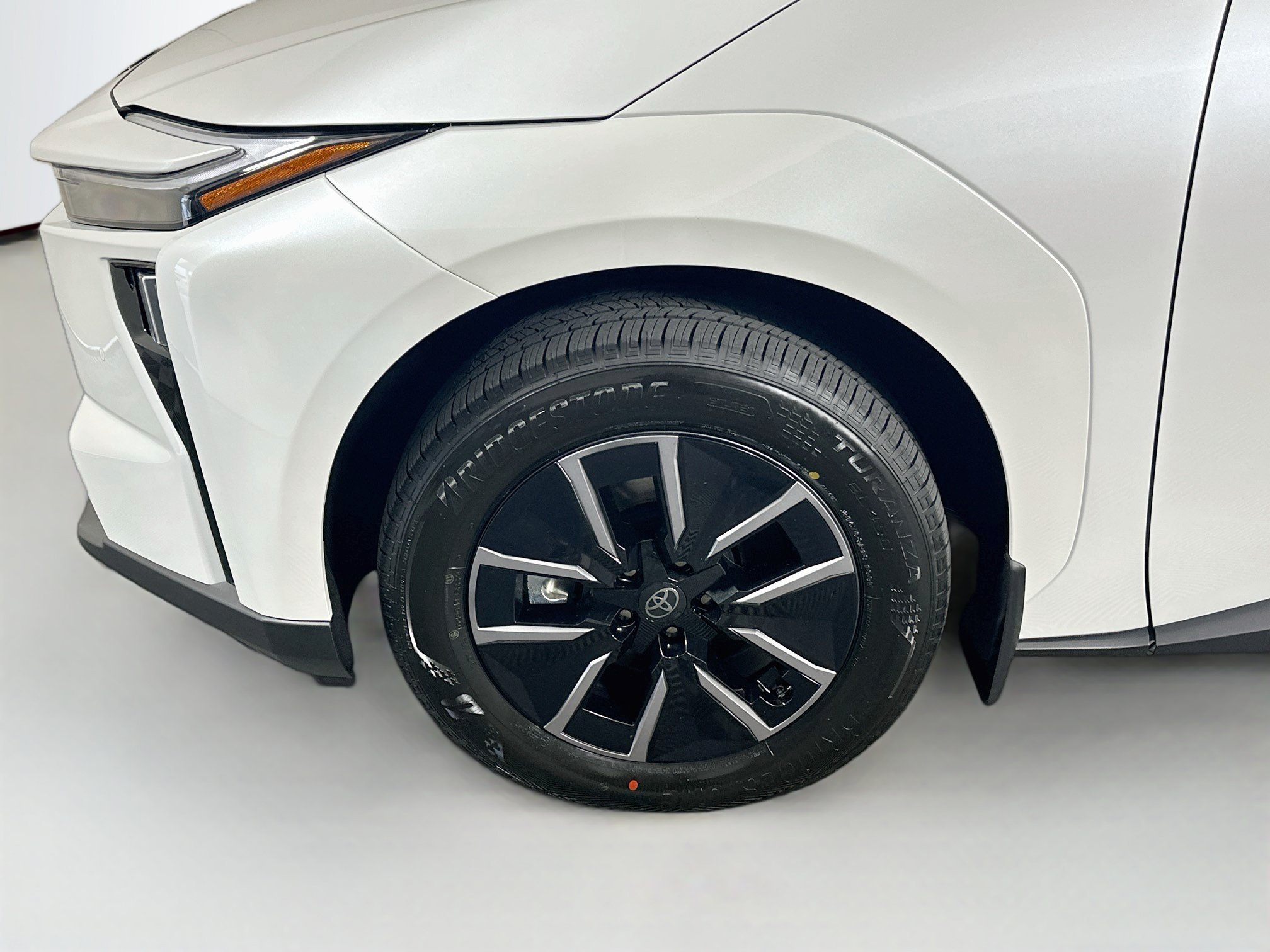 New 2026 Wind Chill Pearl Toyota XLE image 11