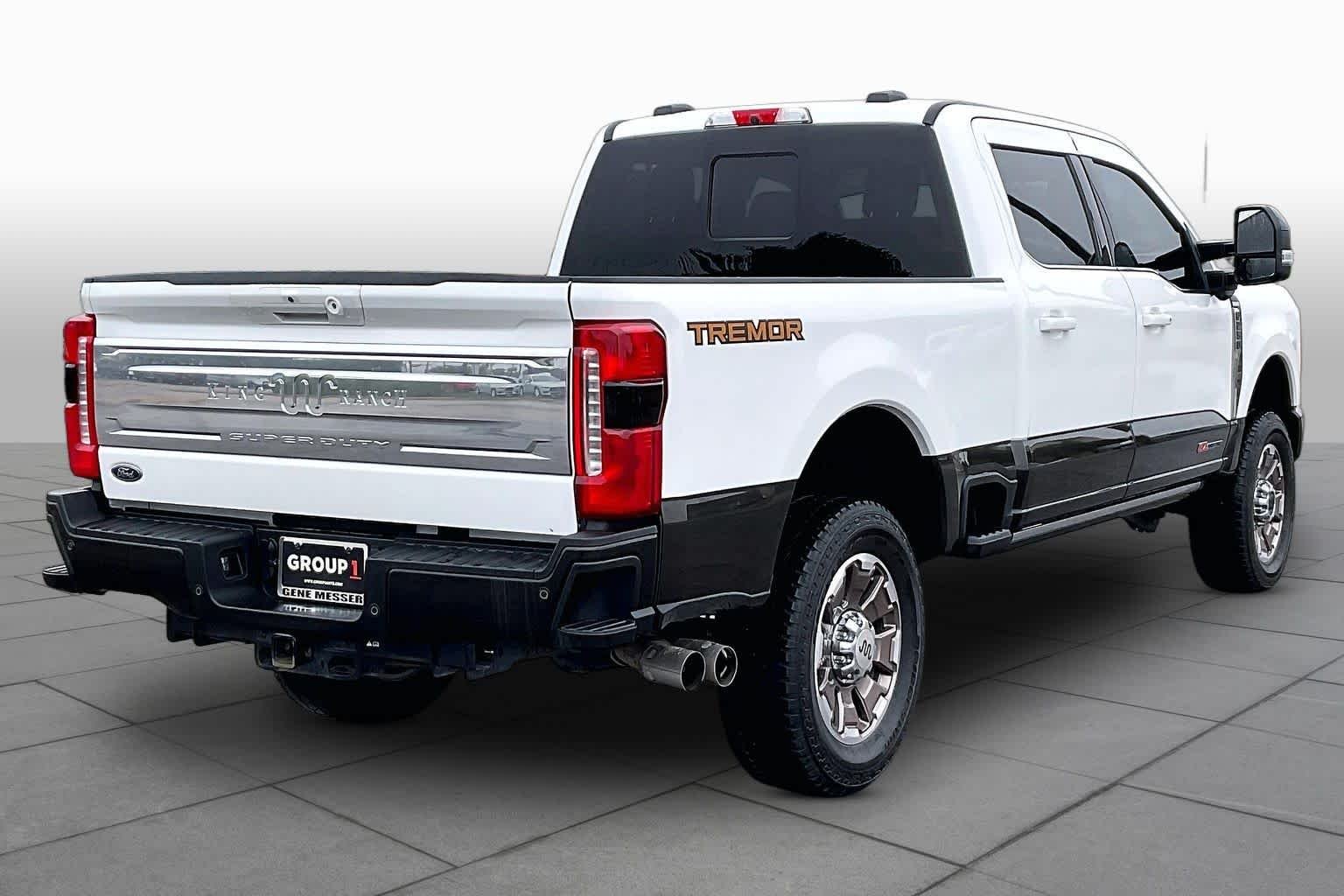 Used 2024 Star White Metallic Tri-Coat/Darkened Bronze Ford King Ranch image 13