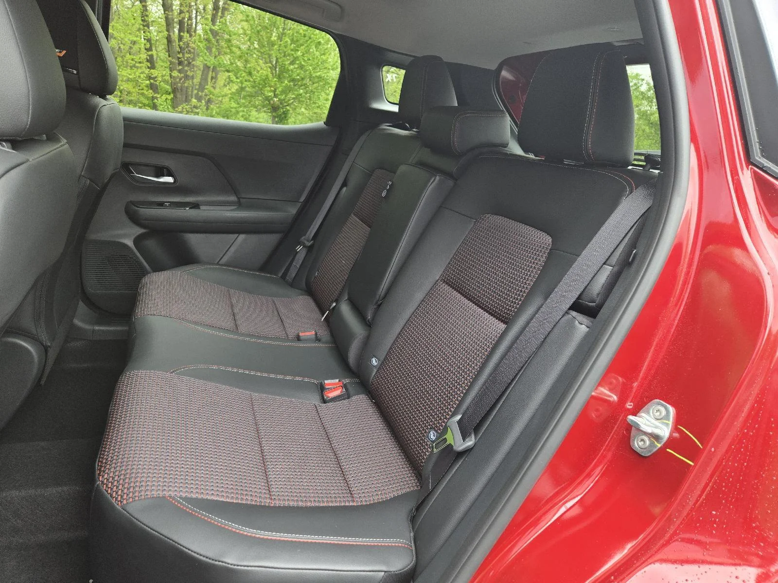 New 2026 Scarlet Ember Tintcoat Nissan SR image 13