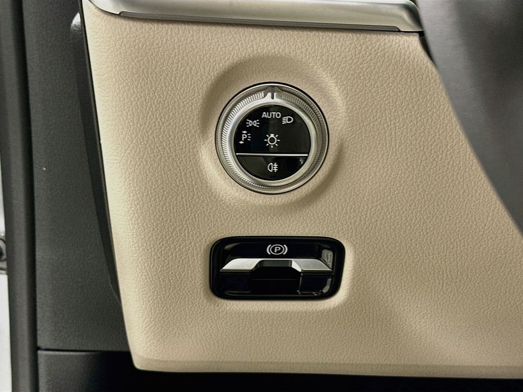 New 2026 Cirrus Silver Metallic Mercedes-Benz C 300 image 10
