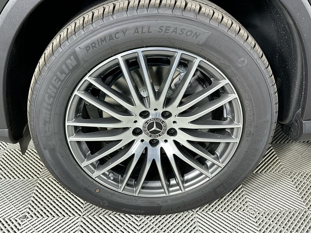 New 2026 Black Mercedes-Benz GLC 300 image 33
