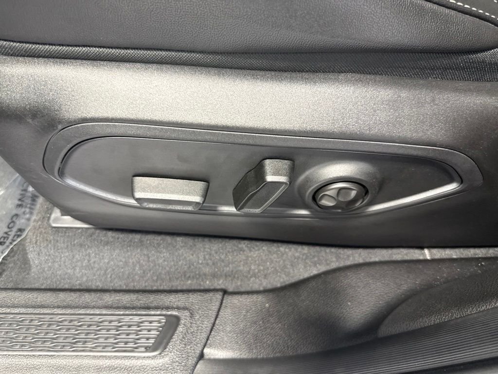 Used 2025 Gray Jeep Altitude X image 14