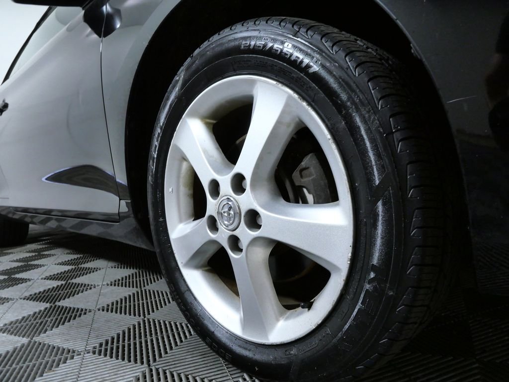 Used 2004 Black Toyota SLE image 2