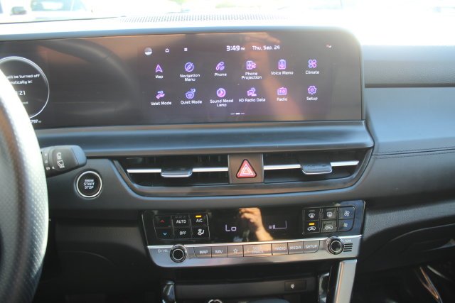 Used 2024 White Kia SX image 4