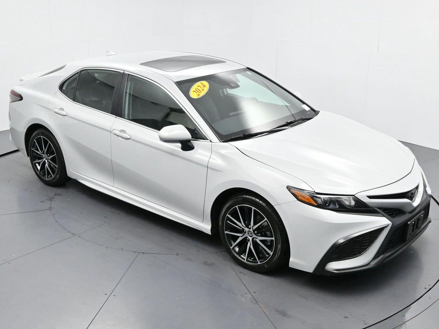 Used 2024 Ice Edge Toyota SE image 40
