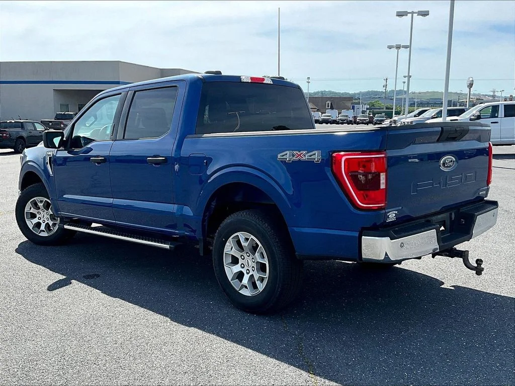 Used 2023 Blue Ford XLT image 6