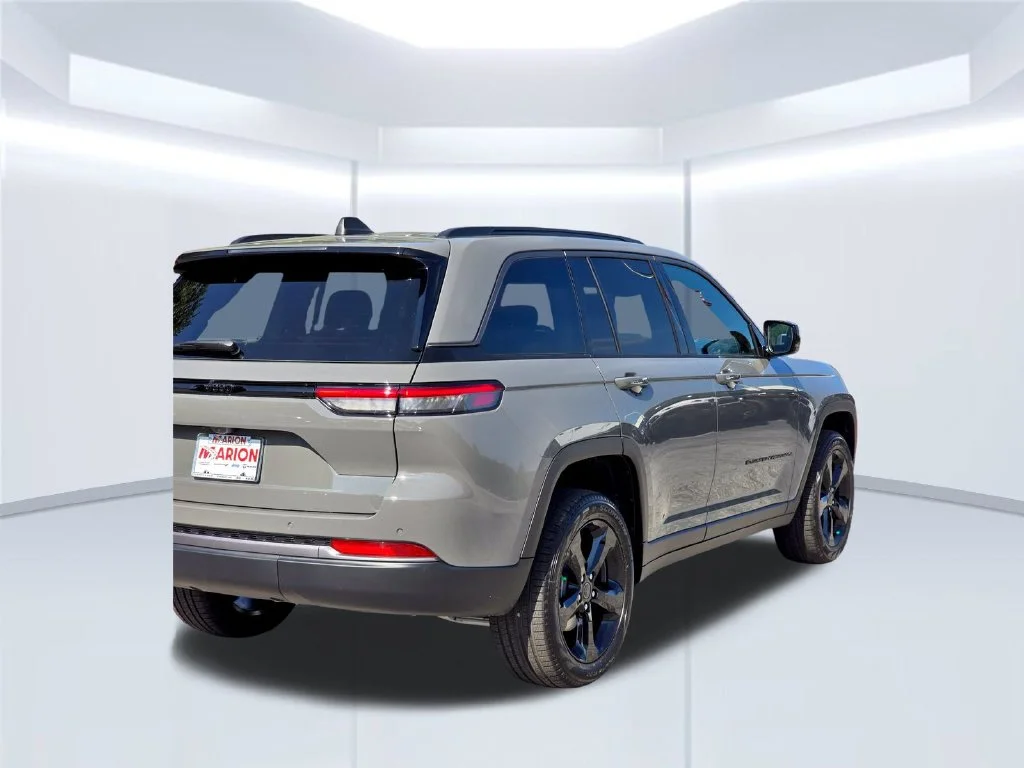 New 2027 Gray Jeep Limited image 40