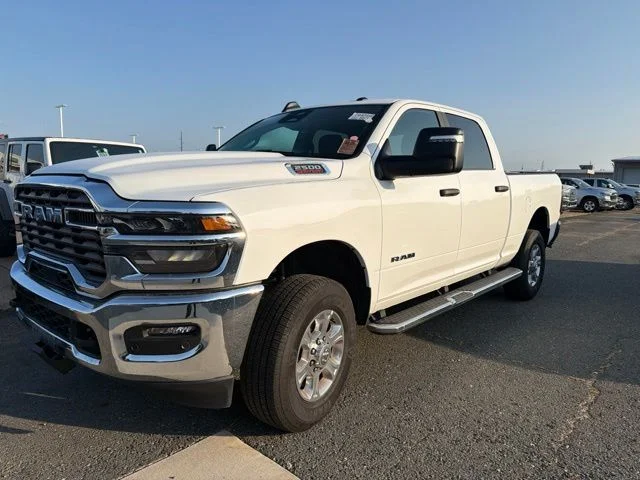 Used 2026 White Ram Big Horn image 3