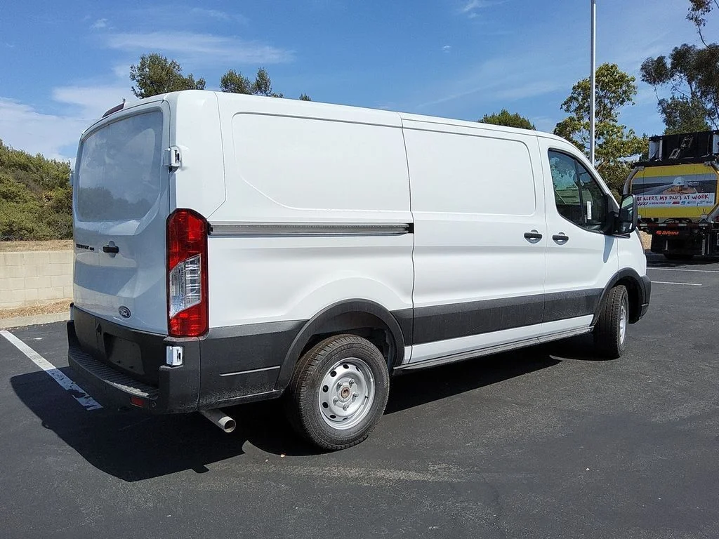 New 2026 Oxford White Ford Base image 19