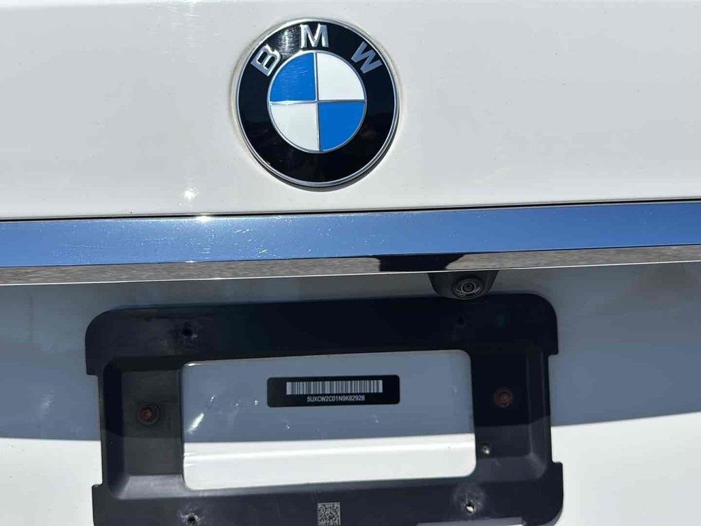 Used 2022 White BMW xDrive40i image 23
