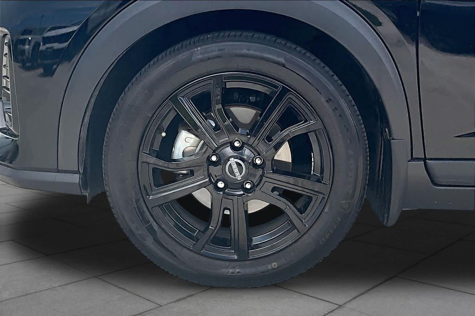 Used 2024 Super Black Nissan SR image 10