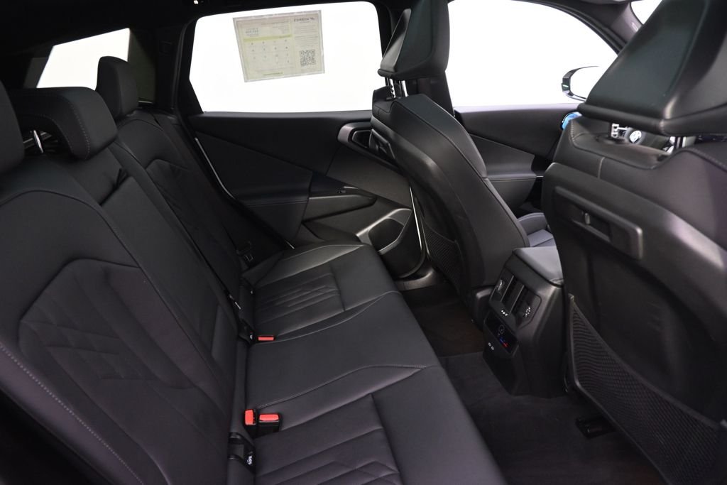 Used 2026 Alpine White BMW 30 xDrive image 18