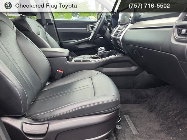 Used 2022 Aruba Green Kia S image 26