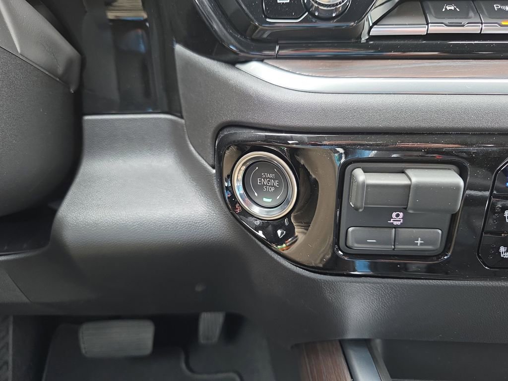New 2026 Summit White GMC SLT image 24