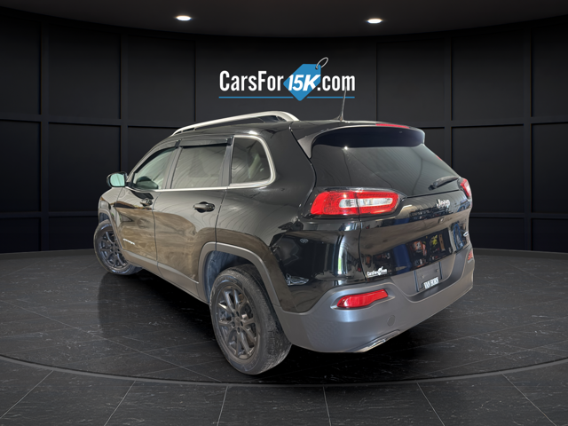Used 2018 Diamond Black Crystal Pearlcoat Jeep Latitude Plus image 5