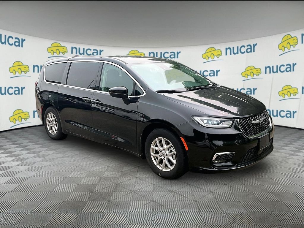 Used 2023 Black Chrysler Touring L image 1