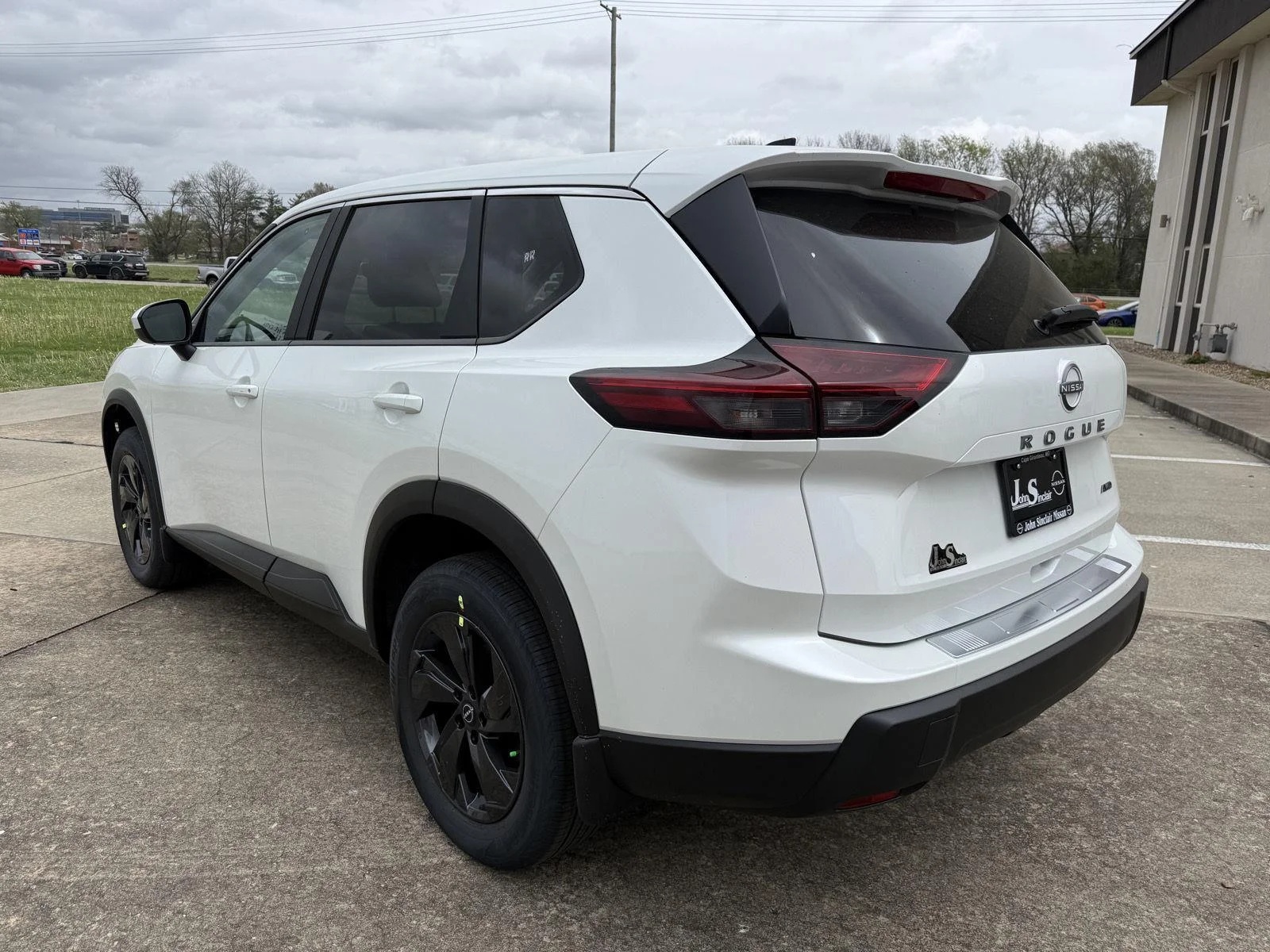 New 2026 Everest White Pearl Tricoat Nissan SV image 4
