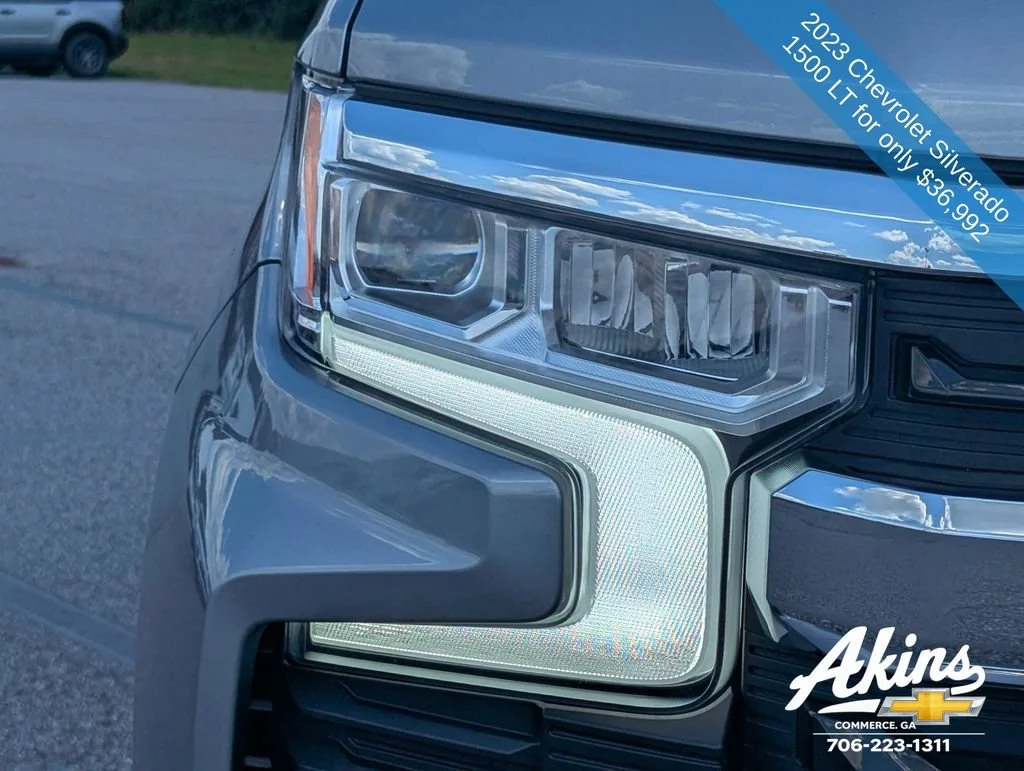Used 2023 STERLING GRAY METALLIC Chevrolet LT image 9