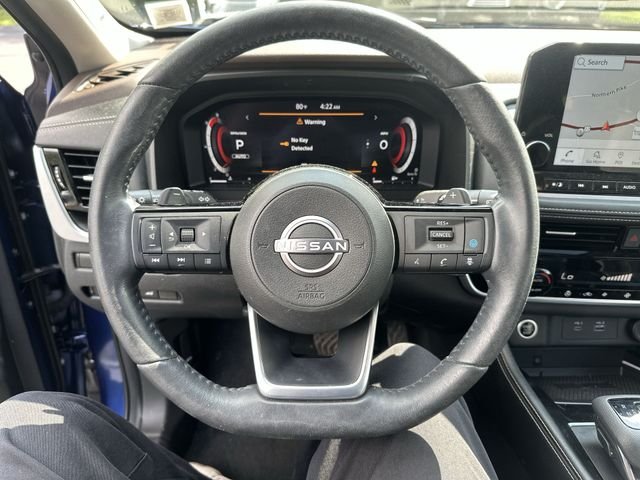 Used 2023 Blue Nissan Platinum image 13