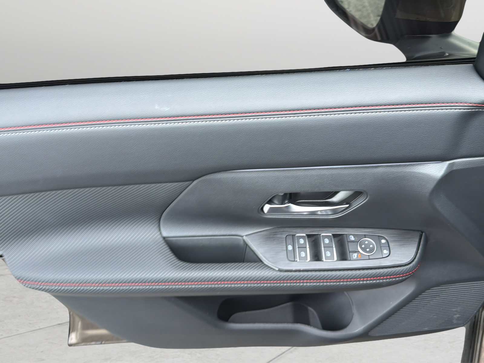 Certified Used 2025 Brown Nissan SR image 27