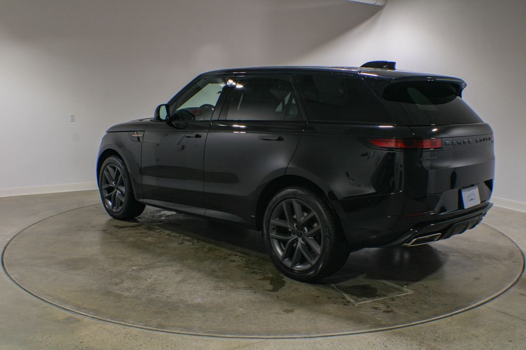 New 2026 Santorini Black Land Rover Dynamic SE image 4