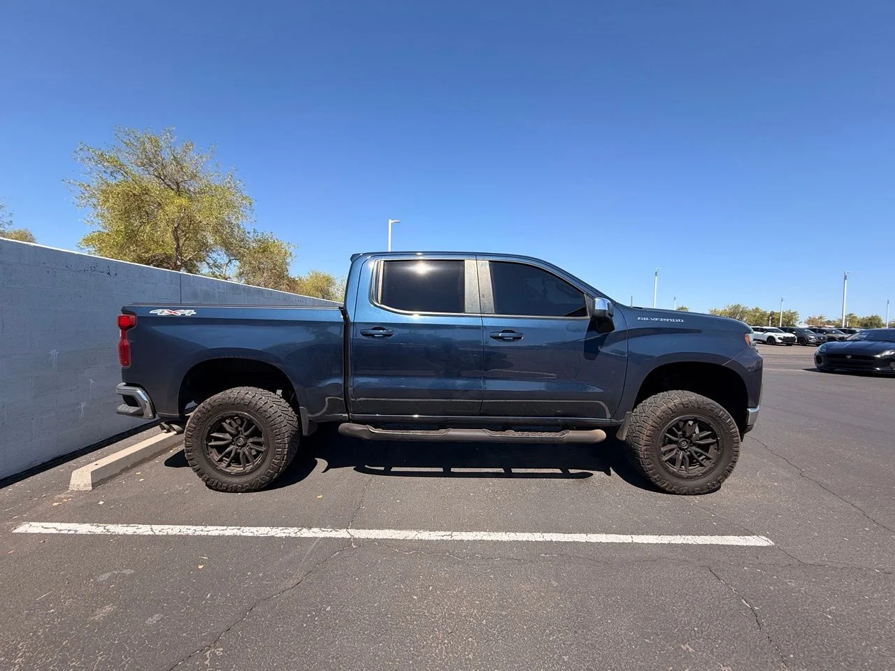 Used 2020 Northsky Blue Metallic Chevrolet LT image 4