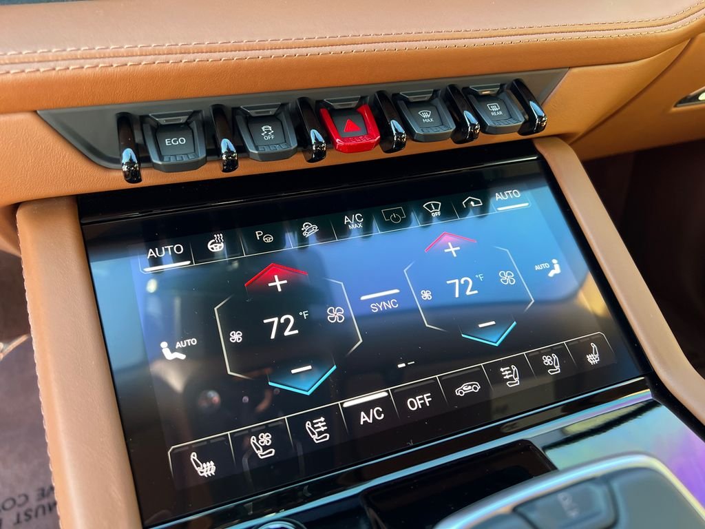 Used 2025 Black Lamborghini SE image 23