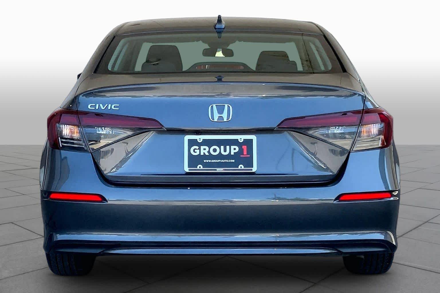 Used 2025 Meteorite Gray Metallic Honda LX image 5