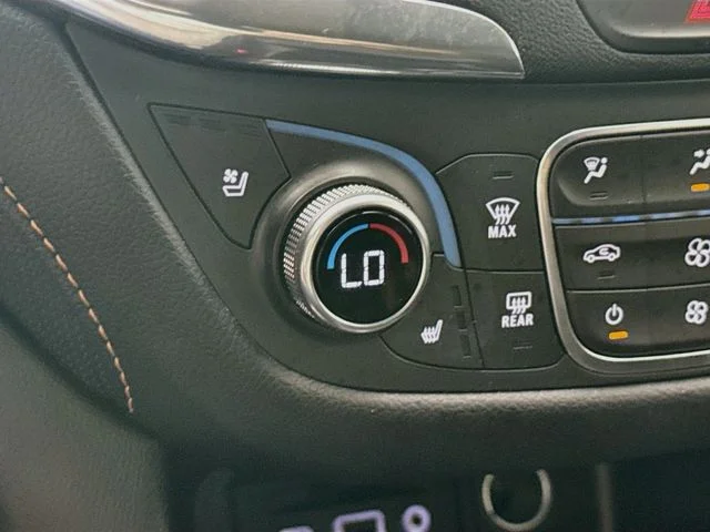 Used 2019 Red Chevrolet Premier image 21