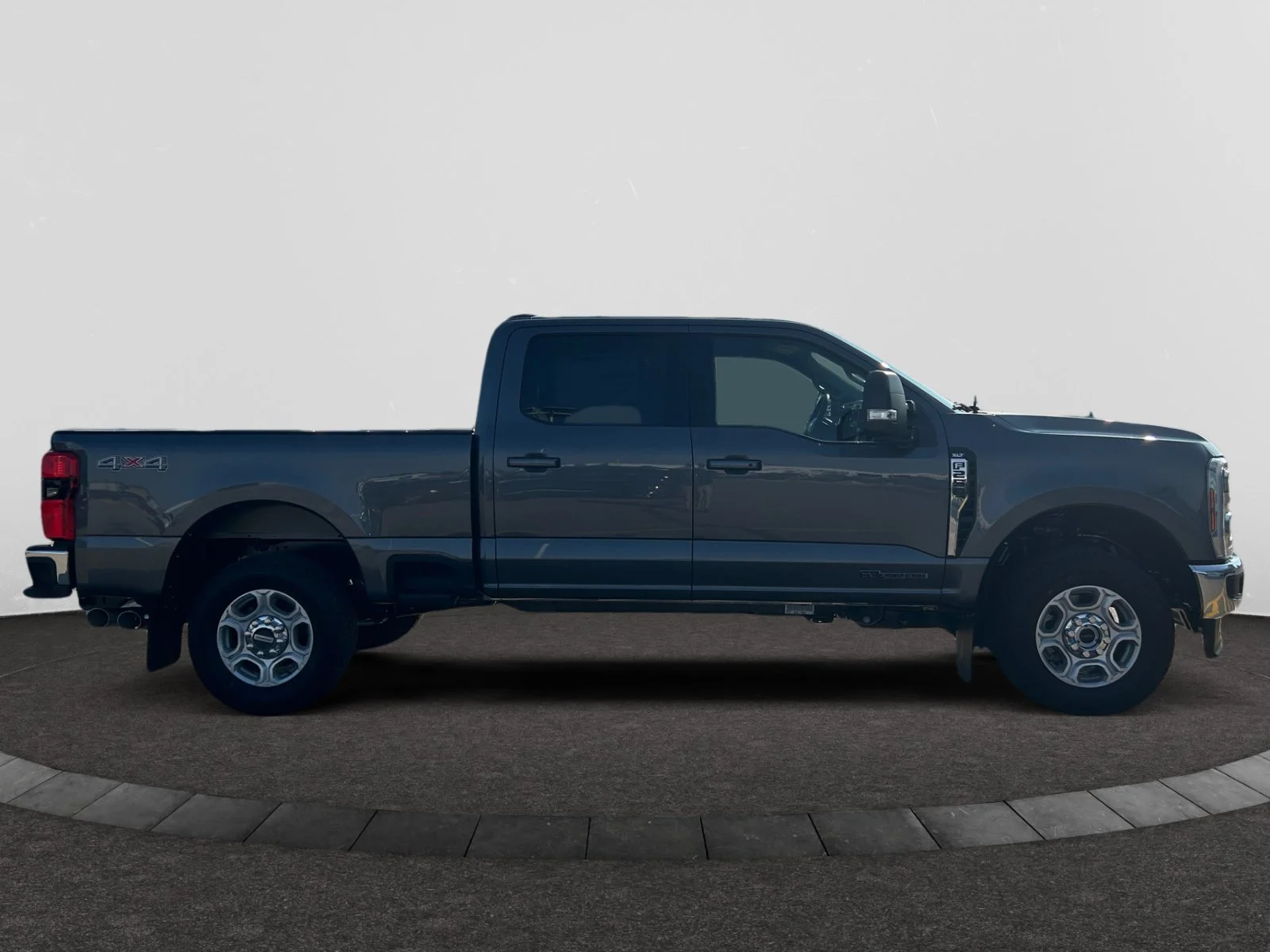 New 2026 Carbonized Grey Metallic Ford XLT image 6
