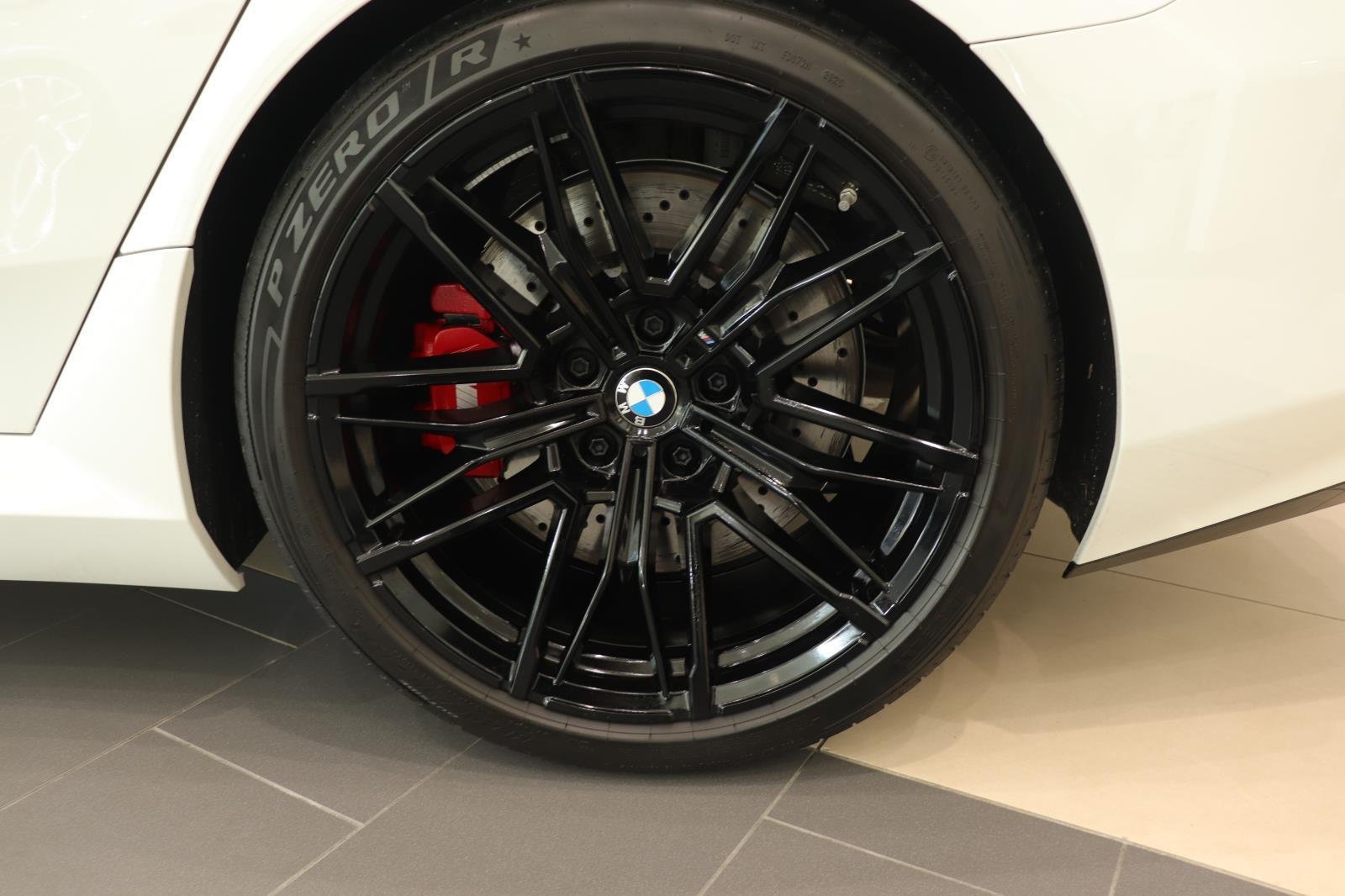 Used 2026 Alpine White BMW Base image 25