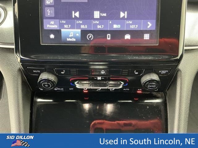 Used 2022 Bright White Clearcoat Jeep Altitude image 12