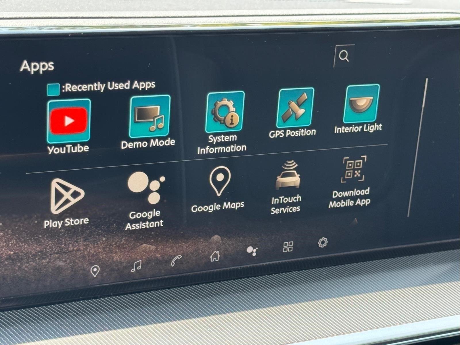 New 2027 RADIANT WHITE INFINITI Luxe 4WD image 28