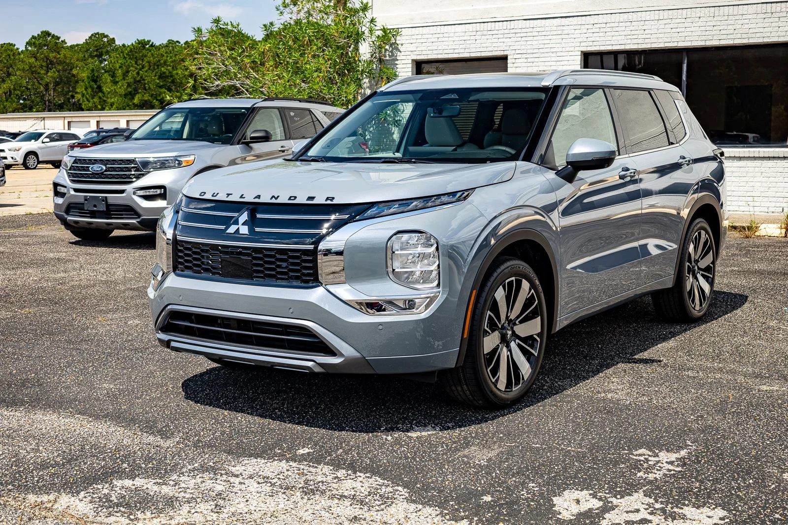 2026 Mitsubishi Outlander SEL FWD's photo