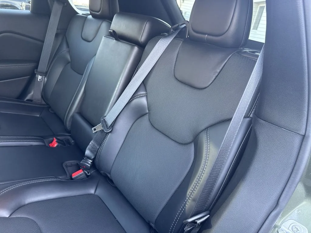 Used 2021 Green Jeep Latitude Lux image 30
