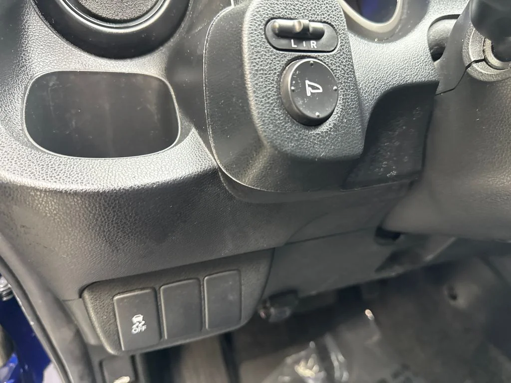 Used 2011  Honda Base image 53