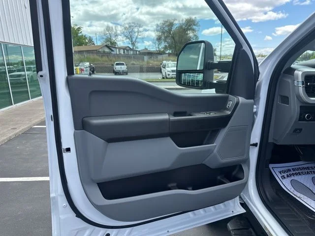 2025 Ford F-450 Super Duty Chassis Cab XL - Photo 22