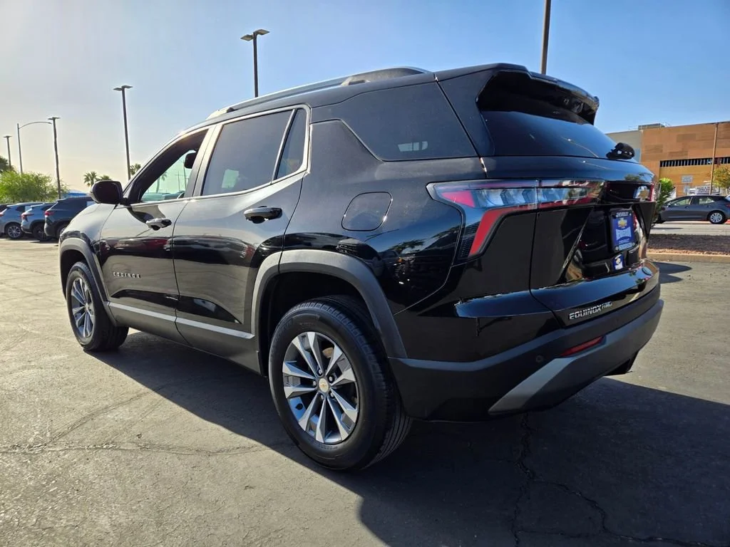 Used 2025 Mosaic Black Metallic Chevrolet LT image 4
