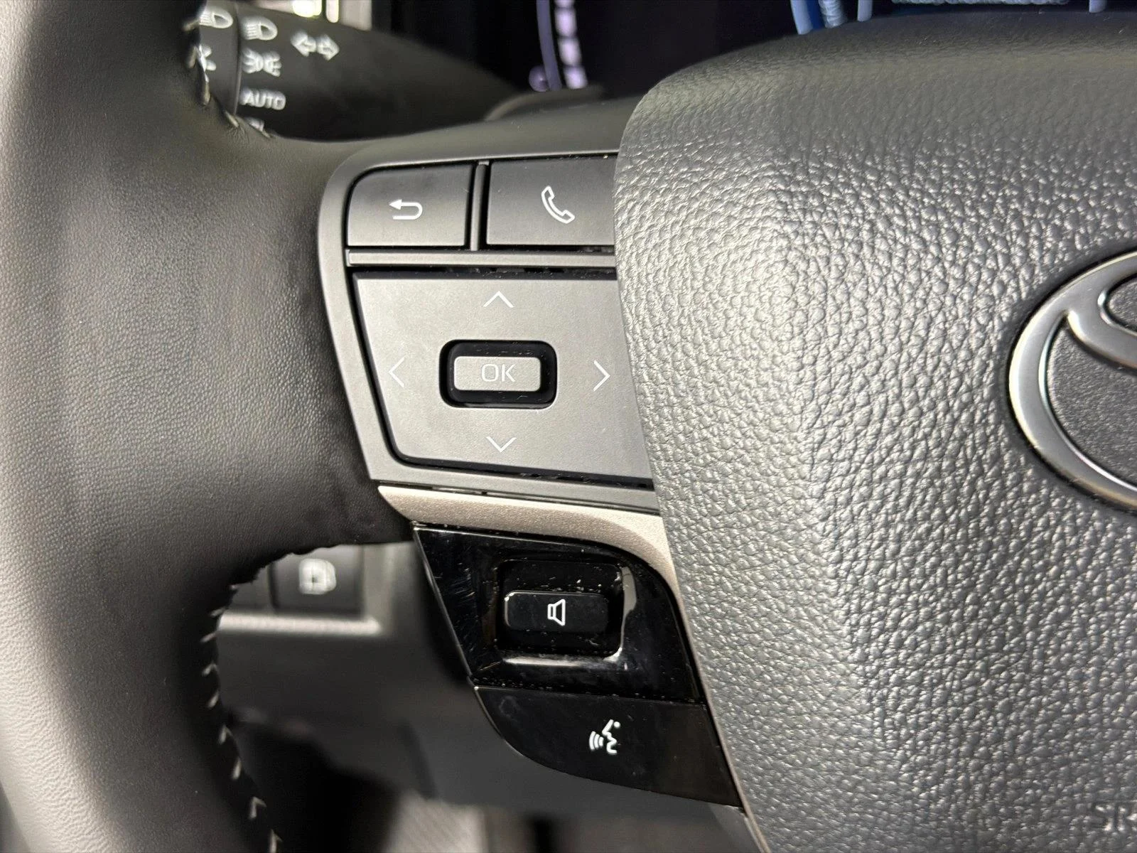 Used 2025 Midnight Black Metallic Toyota SE image 24