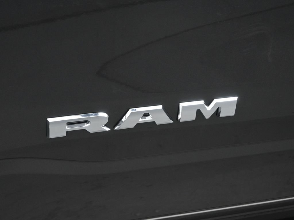 New 2026 Granite Crystal Metallic Clear-Coat Exterior Paint RAM Laramie image 13