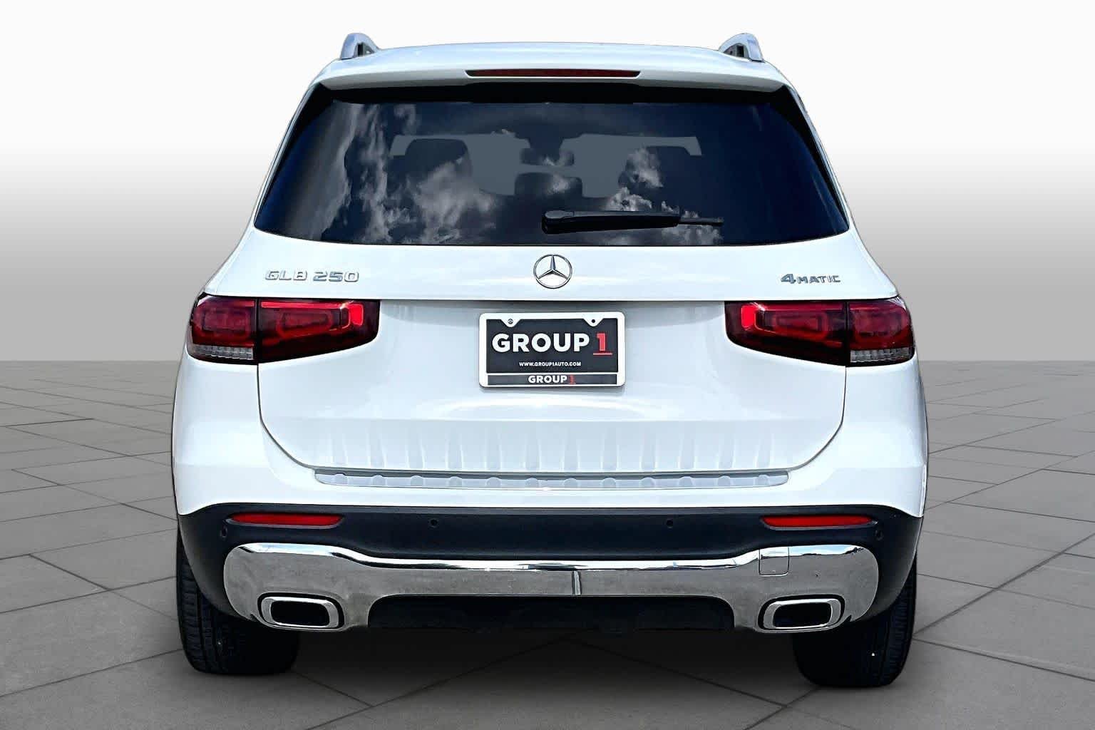 Pre-Owned 2022 Mercedes-Benz GLB 250