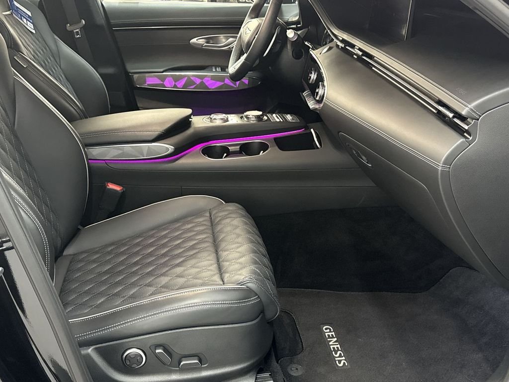 Used 2025 Black Genesis 3.5T Sport image 16