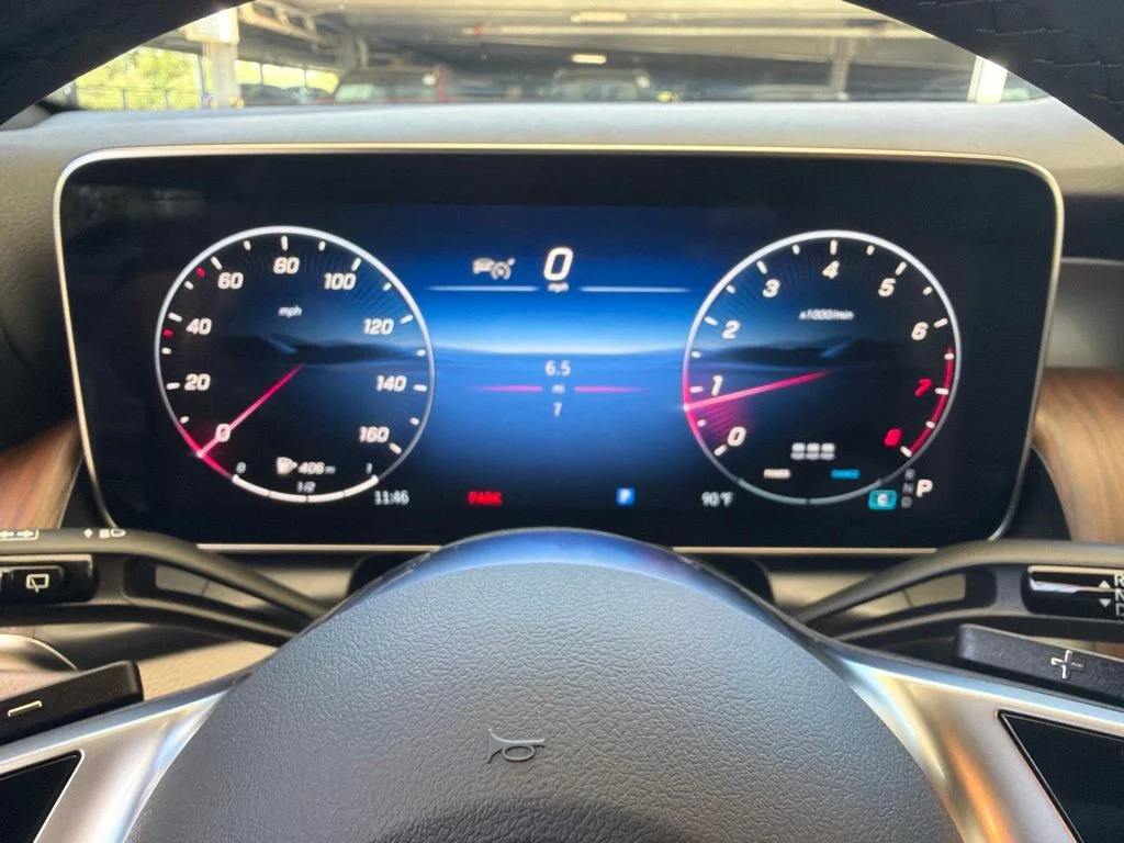 New 2027 Gray Mercedes-Benz GLC 300 image 31