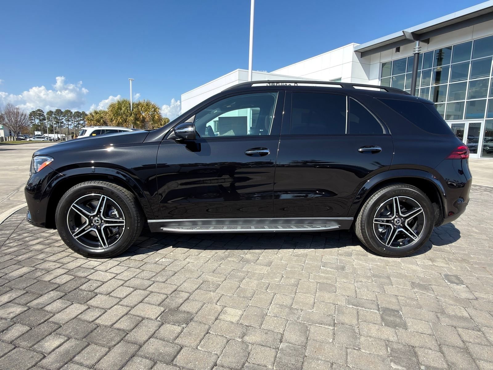 New 2026 Obsidian Black Metallic Mercedes-Benz GLE 350 image 39