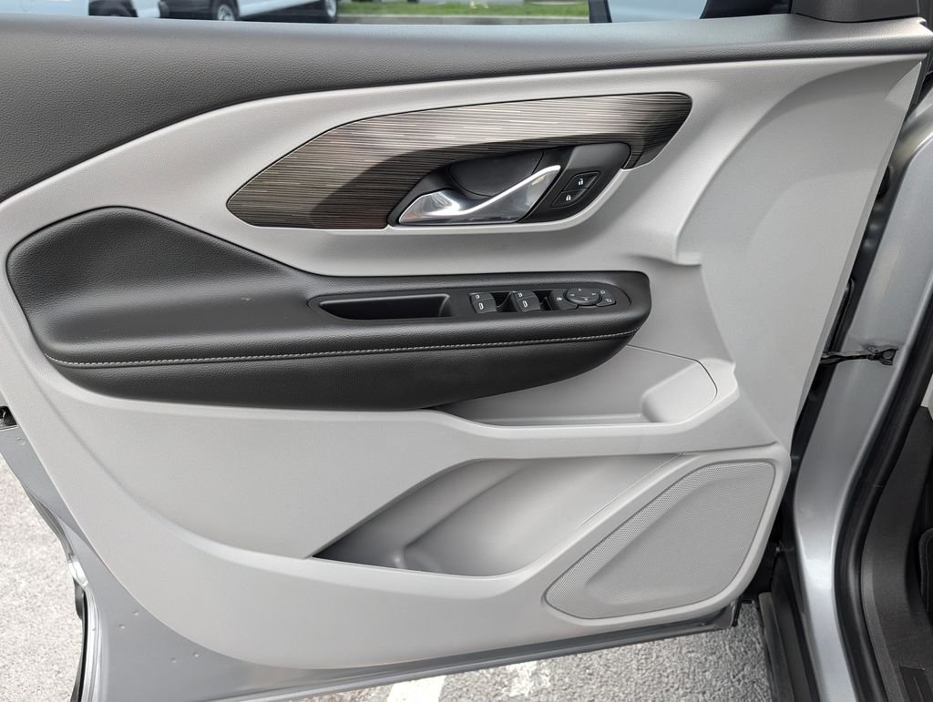 Used 2024 Silver GMC SLE image 21