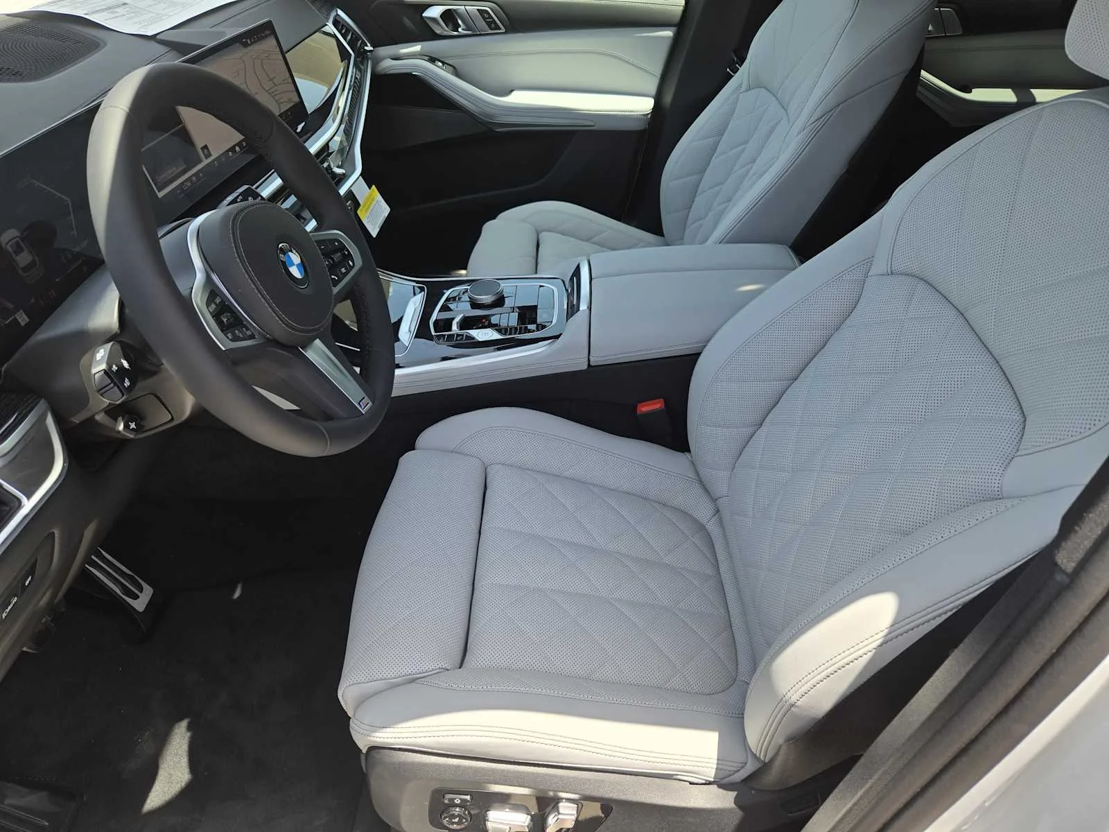 New 2026 Alpine White BMW xDrive40i image 7