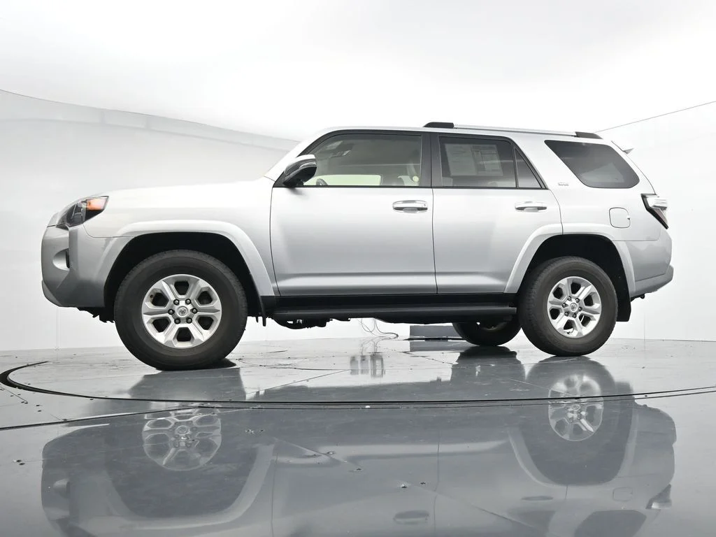 Used 2022 Silver Toyota SR5 Premium image 23