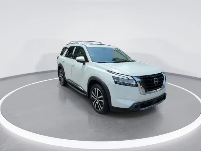 Used 2023 White Nissan Platinum image 2