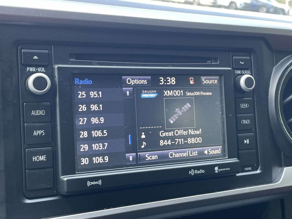Used 2017  Toyota SR5 image 23